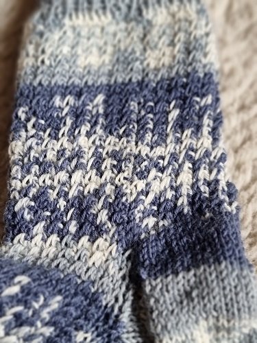 Blog-Inhaltsbild für 'Kostenlose Strickanleitung Norwegersocken'